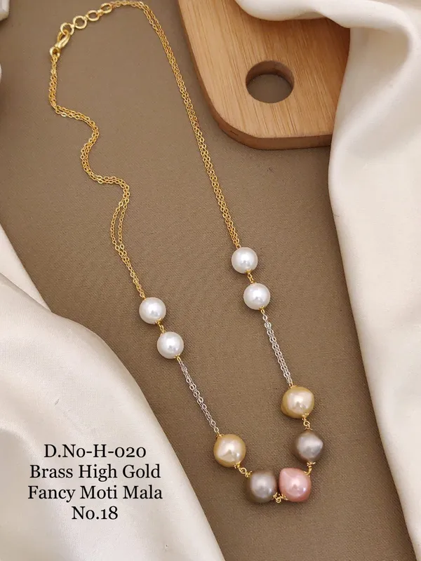 https://d1311wbk6unapo.cloudfront.net/NushopCatalogue/tr:f-webp,w-600,fo-auto/D.No-H-020 Brass High Gold Fancy Moti Mala_1689666233225_phsw7hbt437sd1h.jpg__Ketmera